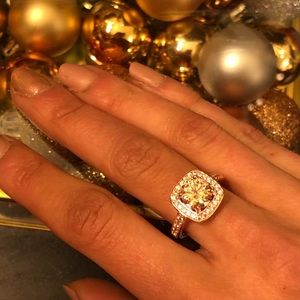 🆕✨💍💎 Rose gold Swarovski Crystal Ring💎💍✨